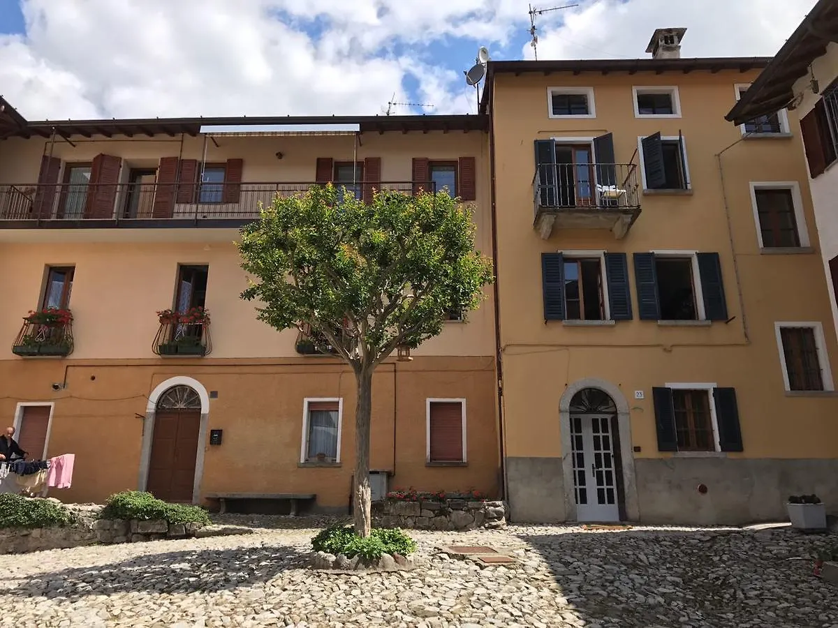 Casa Sakurai Bed & Breakfast San Fedele Intelvi Italy